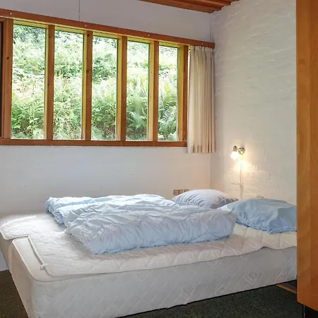 4 Bedroom Gorgeous In Apartmán Allinge-Sandvig